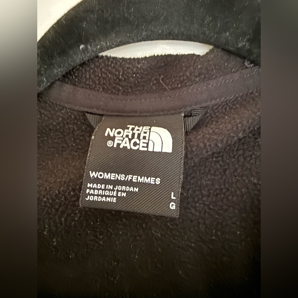 The North Face Women's Black lightweight Zip Up - Picture 3 of 5